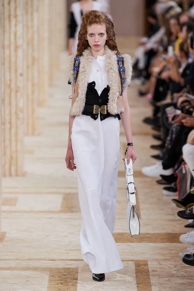 Look 49